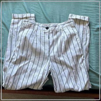 Pantalon léger taille 34 marque Bershka