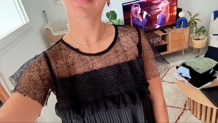 Teeshirt avec dentelles - photo numéro 2