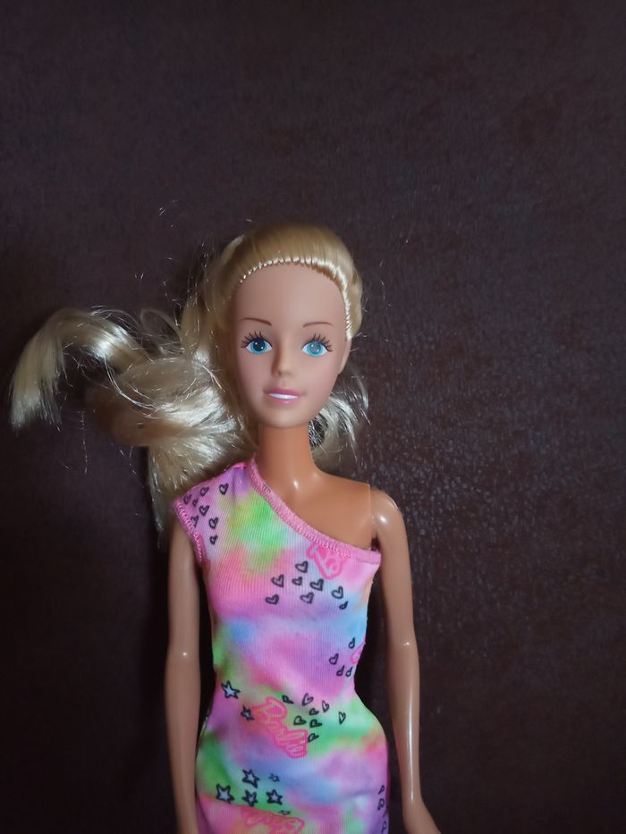 Belle Poupée "Jenny" de 2014 - photo numéro 2