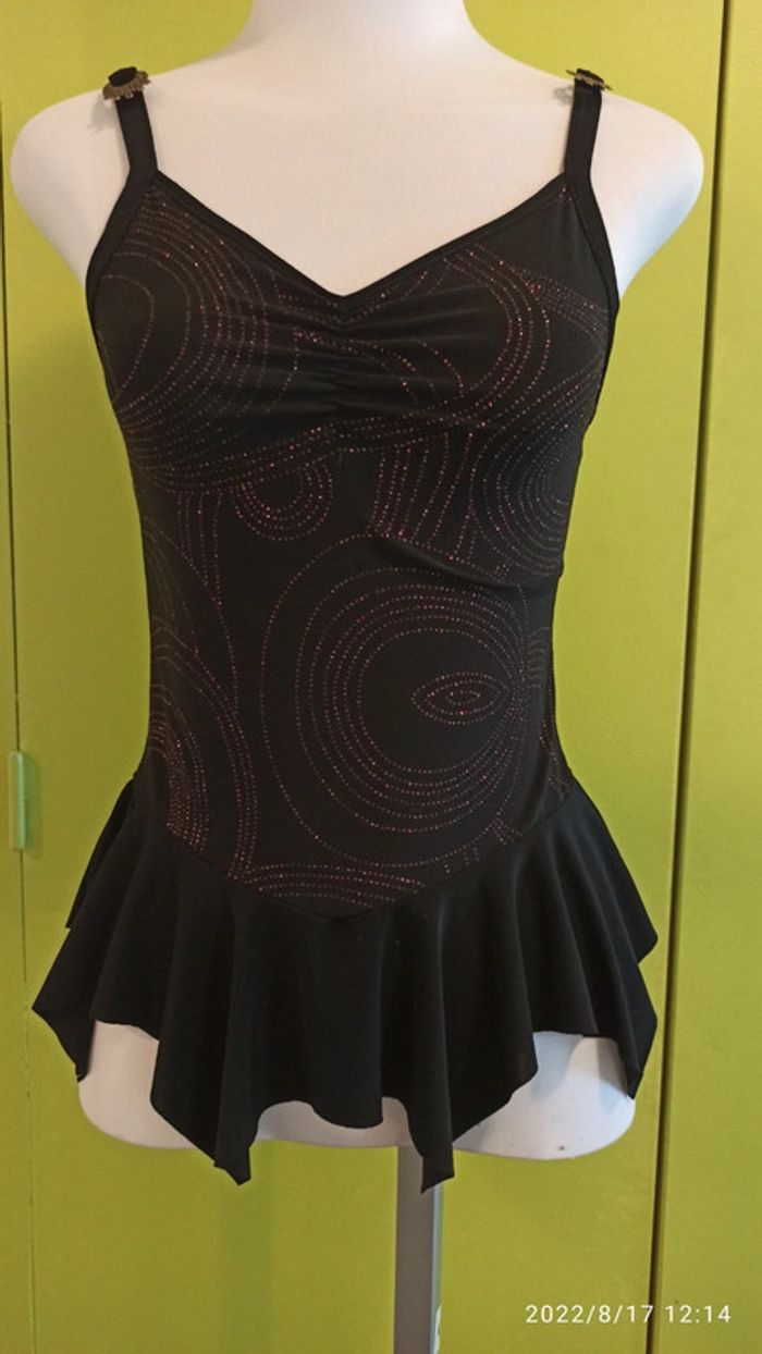 Lot des bluses asimétriques la noir est xs la blanche, et la bleue s/m - photo numéro 6