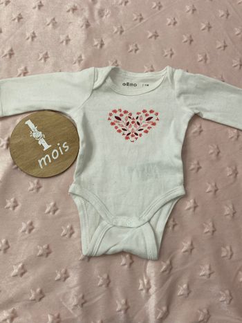 Body bébé 1 mois