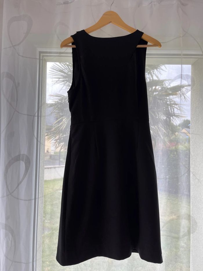 Robe noire - photo numéro 2