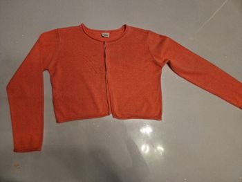 Gilet rose à bouton