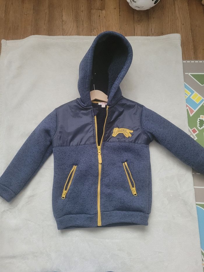 Gilet à capuche