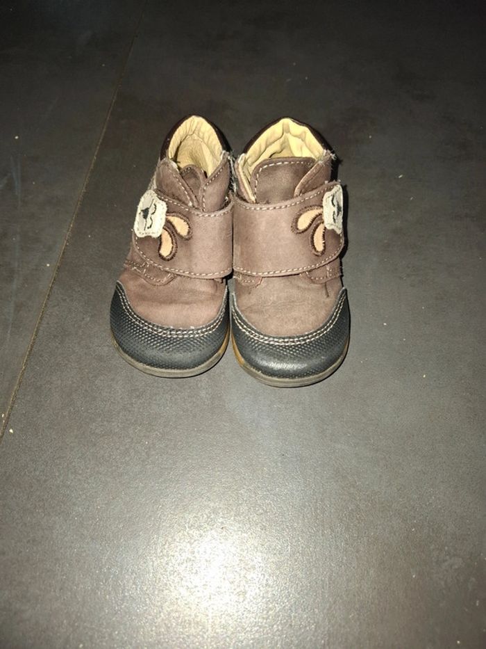 Chaussures baskets en cuir 20