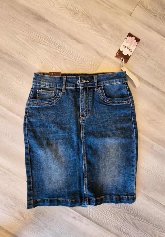 Jupe jean neuve - photo numéro 3