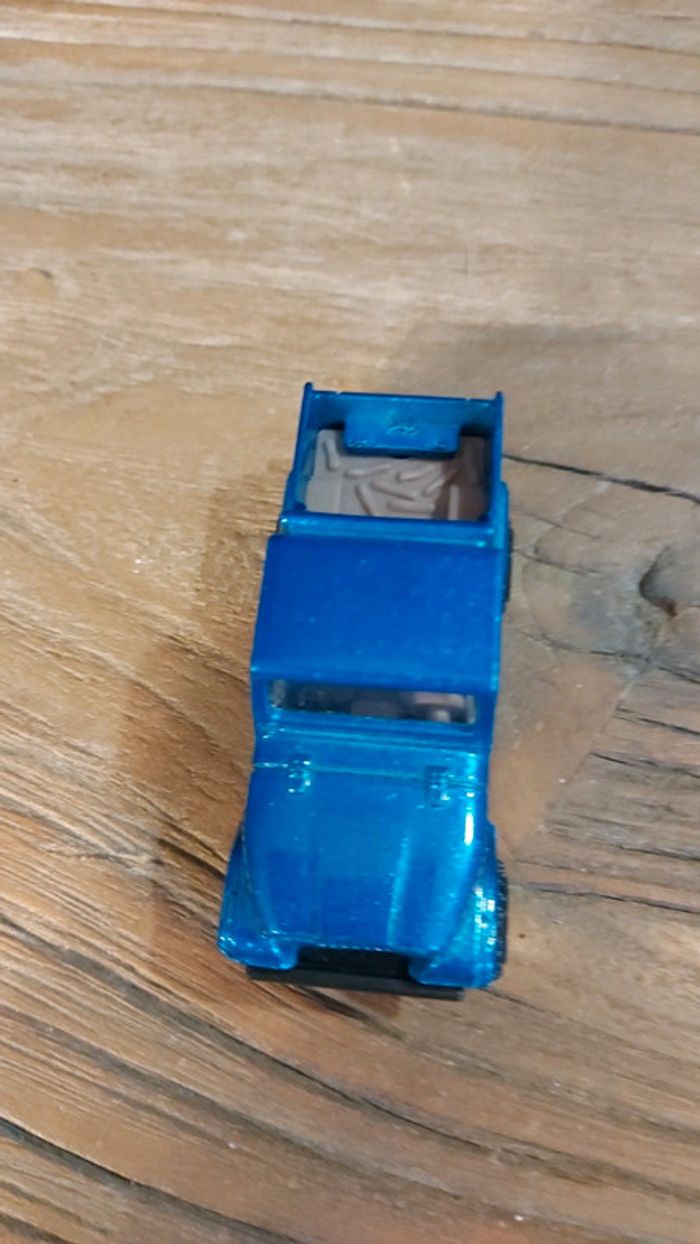 Jeep Chrysler bleue - photo numéro 6