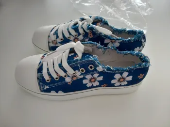 Chaussures en toile à lacets et ourlet à franges