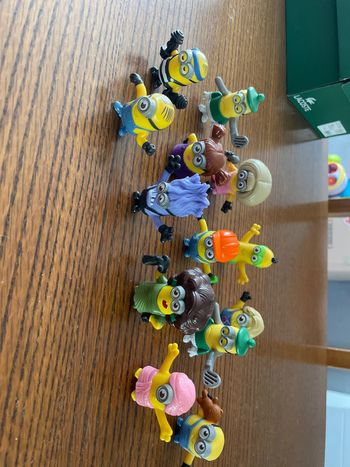 Lot de 13 figurines Les Minions