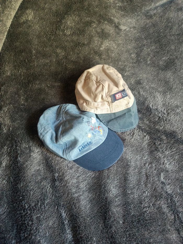 Lot de casquettes bébé en très bon état