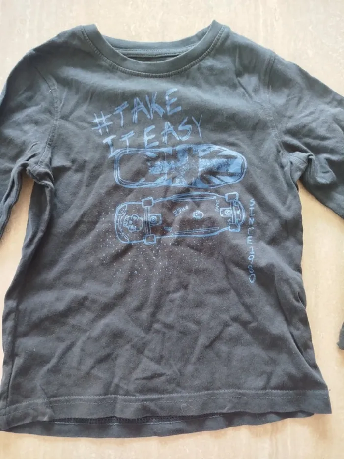 Lot 6 ans - 7 pièces - photo numéro 3