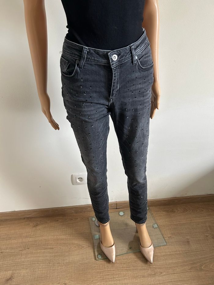 Jean noir délavé avec strass Kaporal taille W32 et L32 TBE - photo numéro 2
