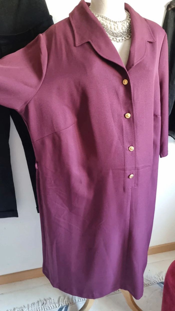Robe couleur prune boutons dorés - photo numéro 2
