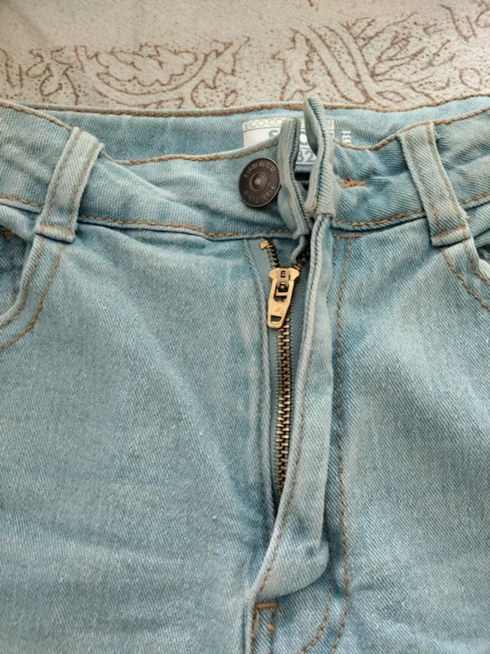 Short jeans taille 32/ 12 ans - photo numéro 4