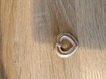 Broche à foulard