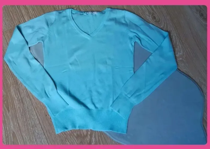 Pull col V "cache cache" couleur menthe taille 36