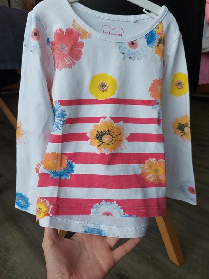 Tee-shirt manches longues fleuris 6 ans - photo numéro 5