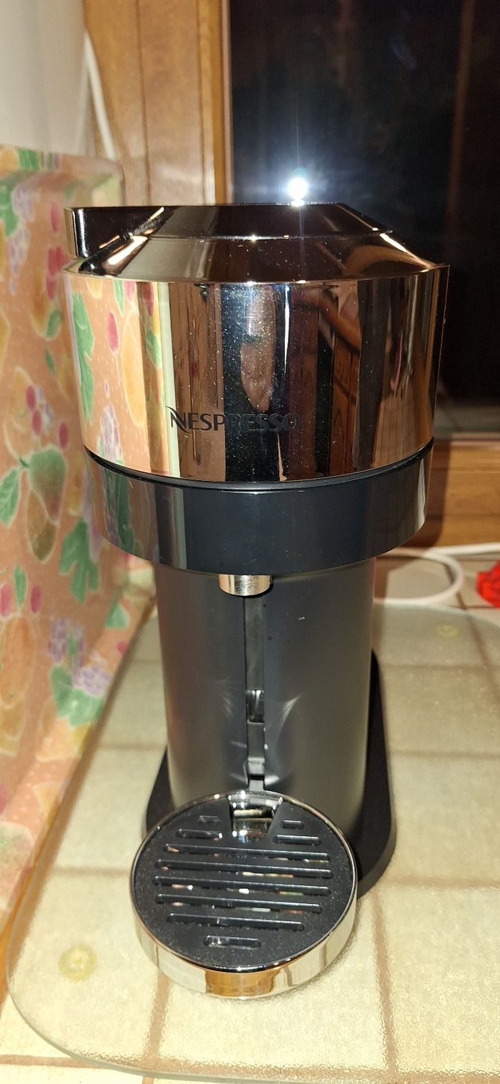 Cafetière Nespresso Next Vertuo Deluxe Intense Chrom - photo numéro 2