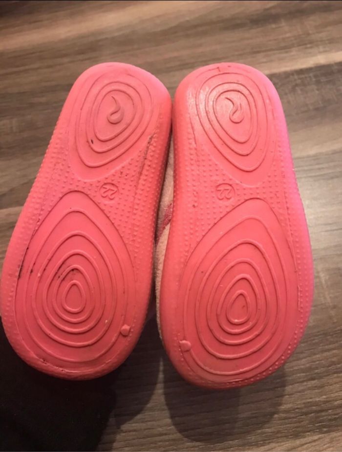 Chaussons pointure 22 - photo numéro 3