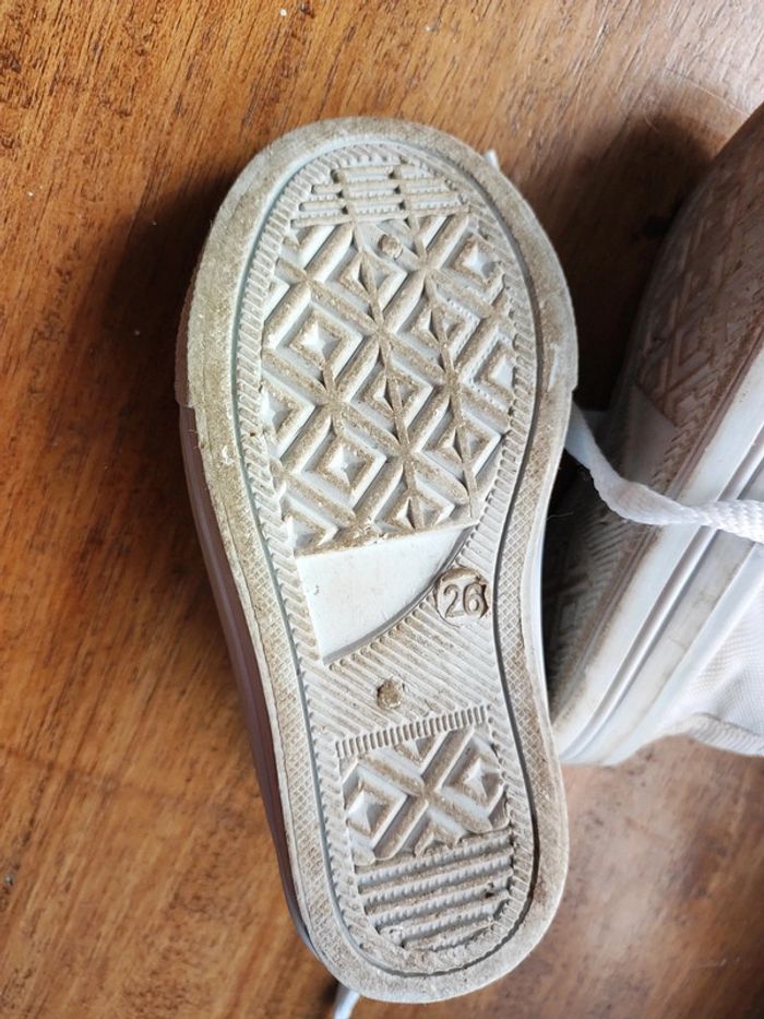 Petites tennis blanches - photo numéro 4