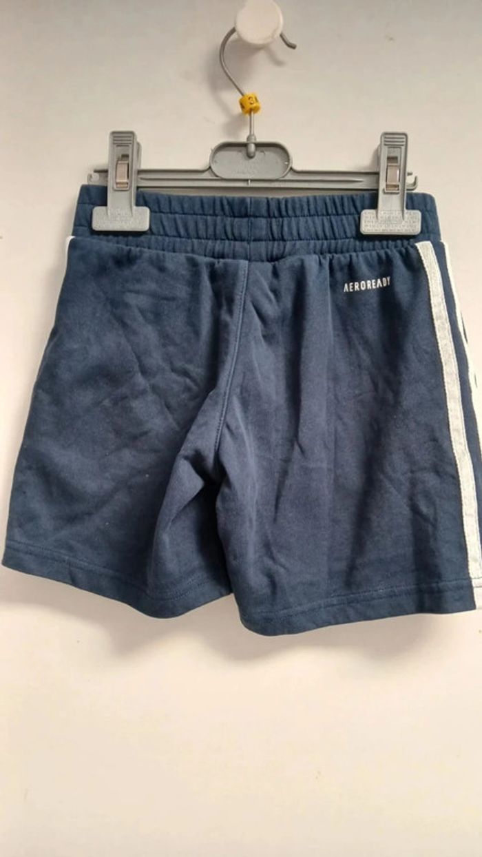 Short Adidas 4/5ans - photo numéro 3