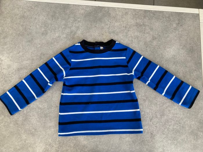 Lot 4 hauts 2 ans - photo numéro 5