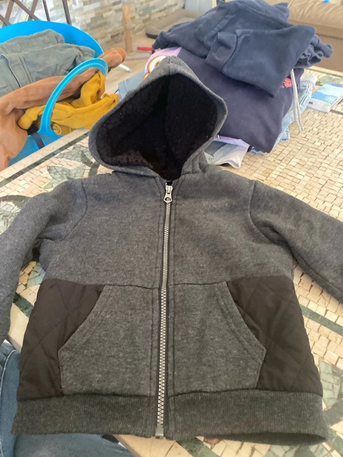 Très beau gilet moumoute 4 ans