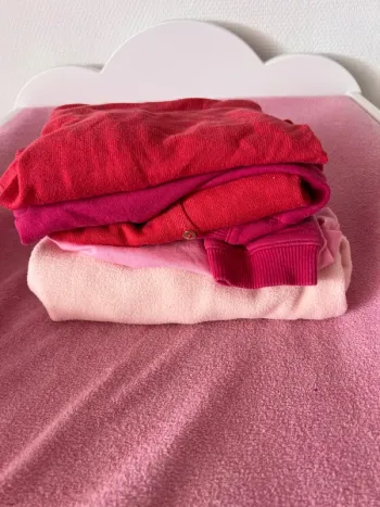 Lot de 5 gilets taille 18 mois
