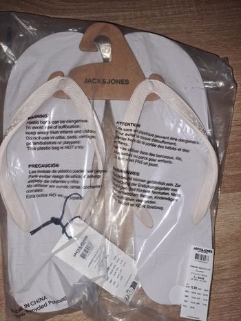 Tong jack&Jones taille 44/45 neuf