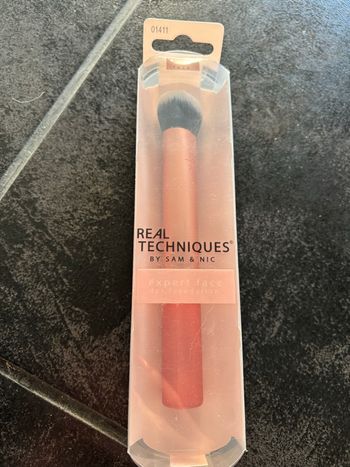 Pinceau blush real techniques