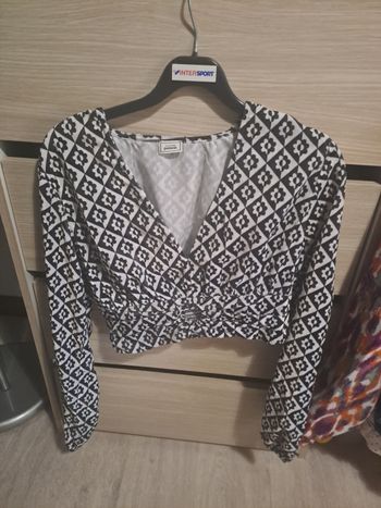 Haut court noir et blanc