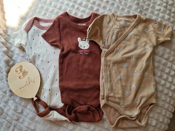 Lot de body manches courtes camel bébé fille kiabi 3mois