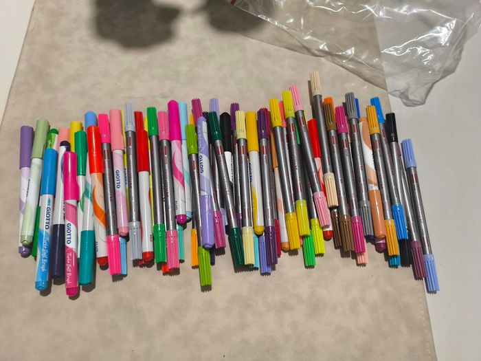 Lot feutres Giotto et faber castel neufs
