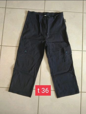 Panta court . Bleu marine. B&G. Taille 36
