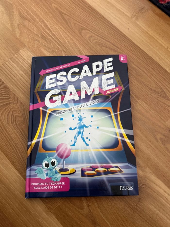 Livre escape game junior prisonniers du jeu vidéo