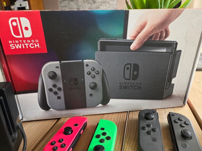 Nintendo Switch complète - photo numéro 3
