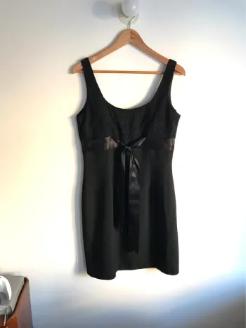 Robe noire chic sans manches 1 2 3 taille 40