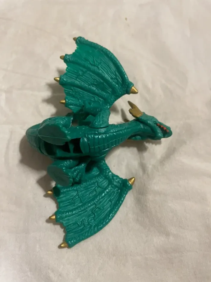 Figurine dragon en plastique - photo numéro 2