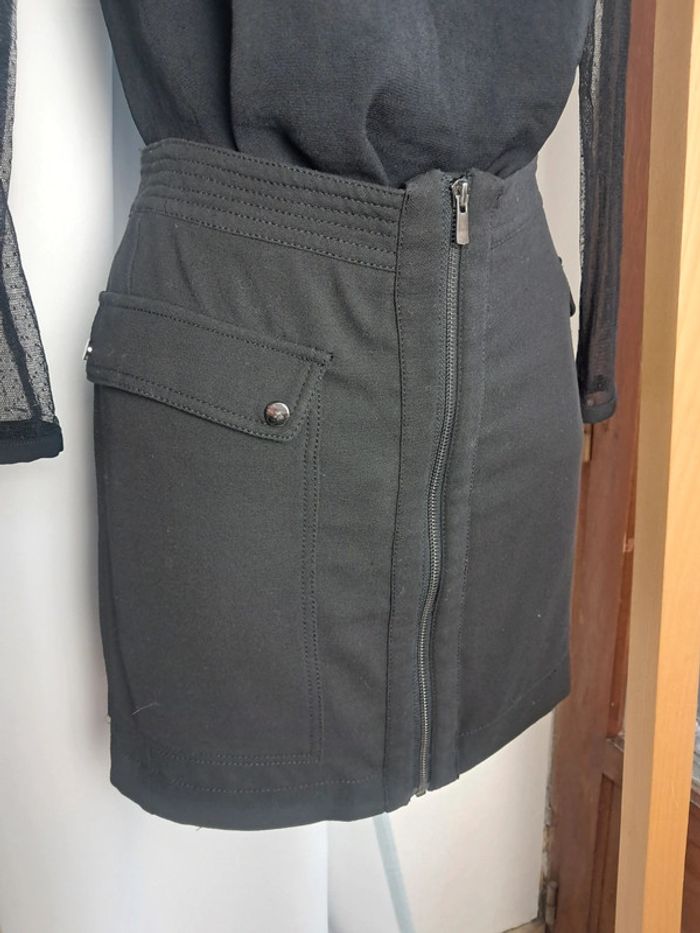Ikks jupe courte noire T.38 en tbe