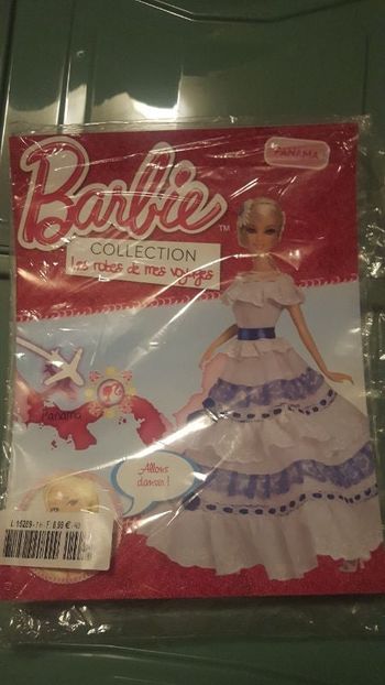 tenue de mes voyages Barbie plus livre neuf