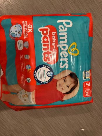 Couche Pampers pants  taille 7 