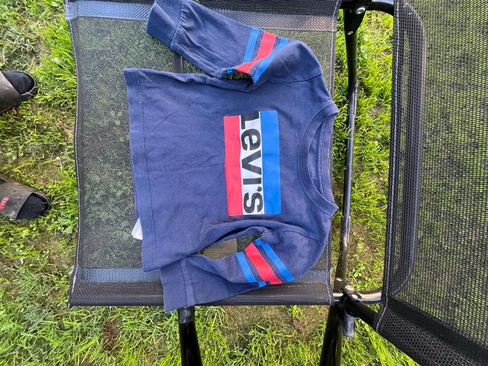 Levis