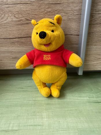 Peluche Winnie thé pooh 23 cm