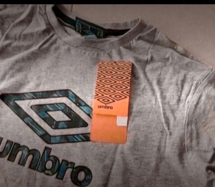 T shirt umbro neuf 14 ans - photo numéro 2
