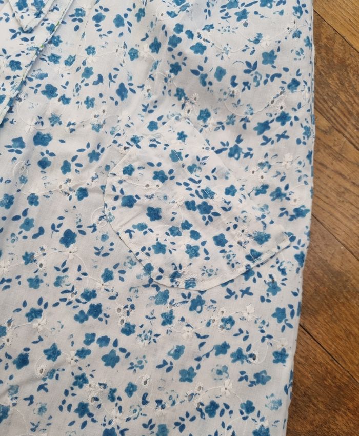 robe fille courte blanche imprimé floral bleu taille 6ans - photo numéro 3