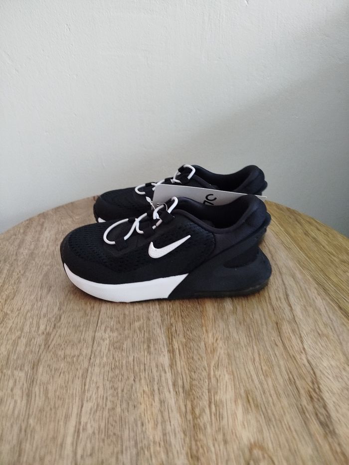 Baskets Nike T 26 - photo numéro 3