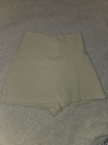 Jupe short zara taille xs tres bon état 