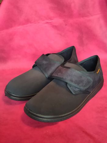 Chaussures noires pointure 44 neuves 