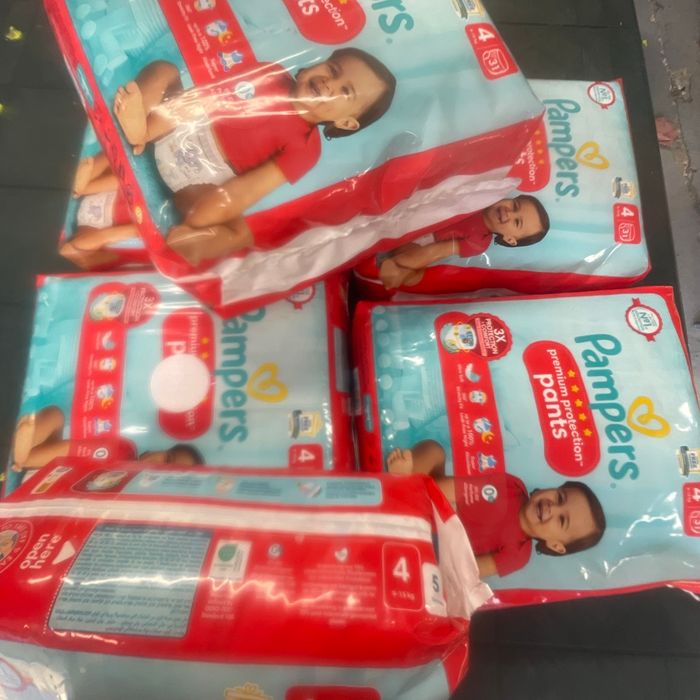 Lot de 6 paquets de couches Pampers 4 - photo numéro 3