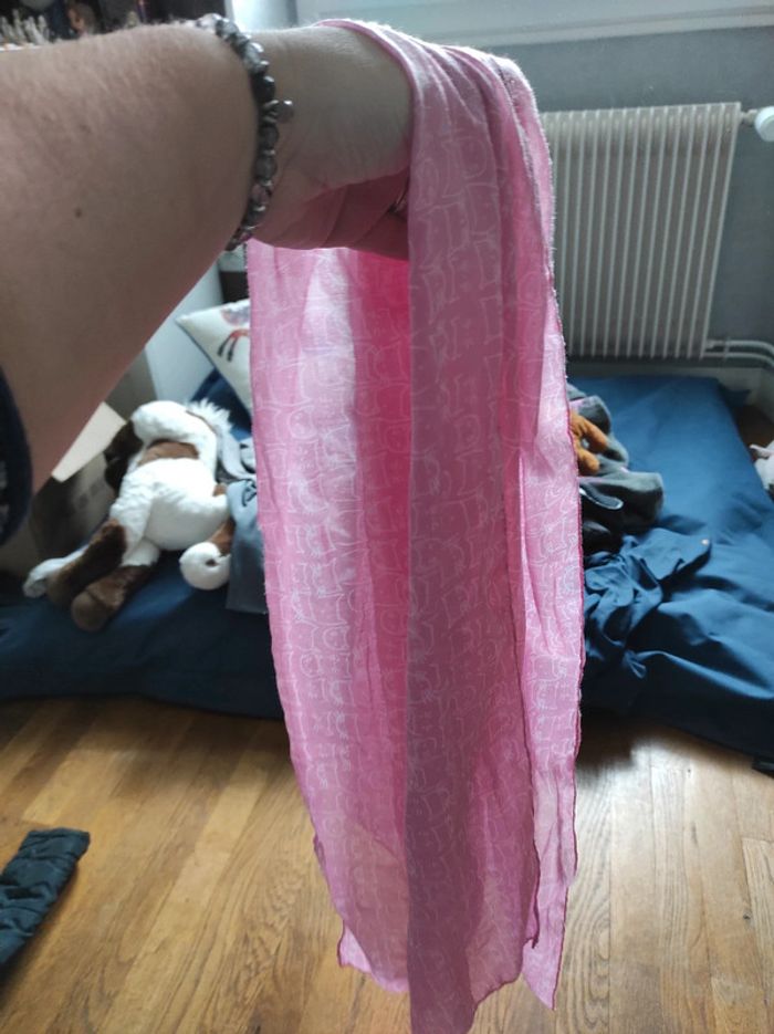 Foulard rose chat - photo numéro 2